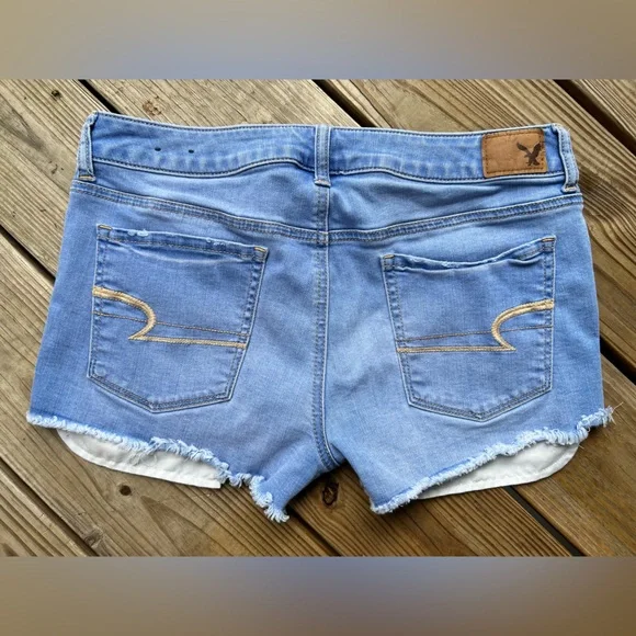 American Eagle Outfitters Size 12 Shortie Light Wash Jean Shorts - Picture 10 of 11